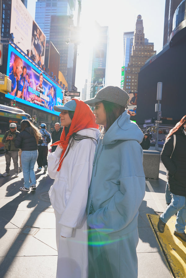 THE VERSATILE HOODIE LIGHT BLUE