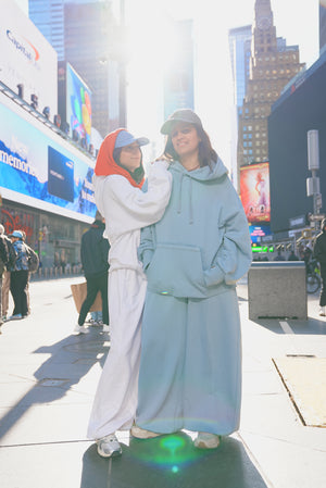 THE VERSATILE HOODIE LIGHT BLUE