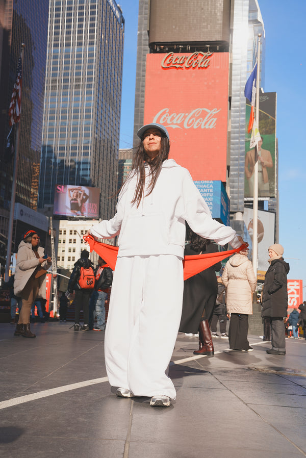 THE VERSATILE HOODIE WHITE