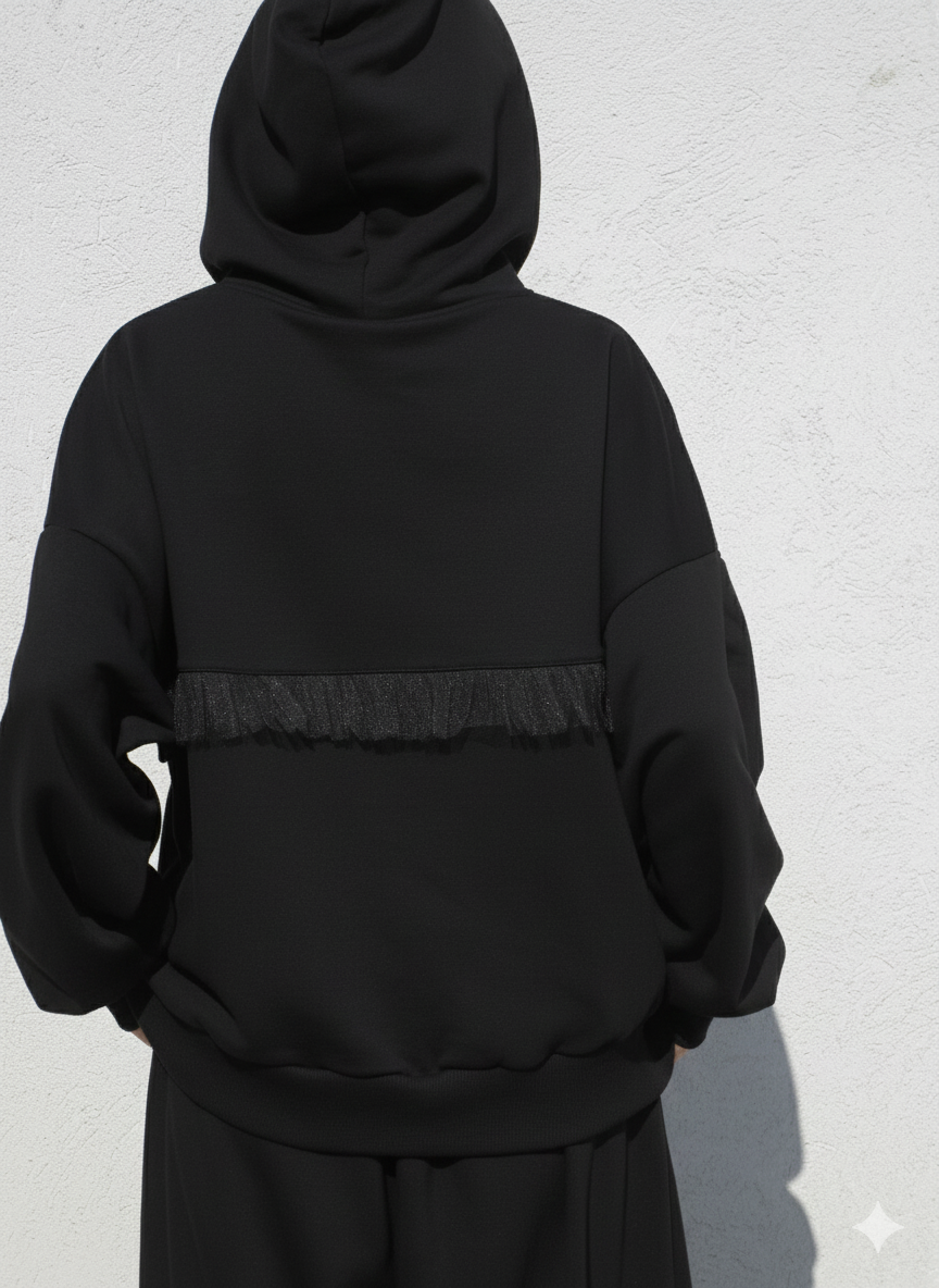 THE VERSATILE HOODIE BLACK