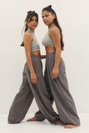THE EVERYDAY PANTS  GRAY