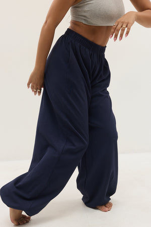 THE EVERYDAY PANTS NAVY