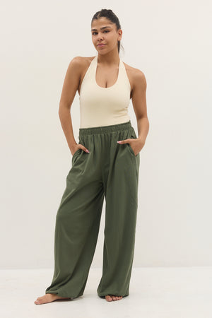 THE EVERYDAY PANTS OLIVE