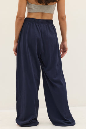 THE EVERYDAY PANTS NAVY