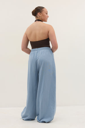 WIDE VERSATILE PANTS LIGHT BLUE