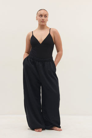 WIDE VERSATILE PANTS BLACK