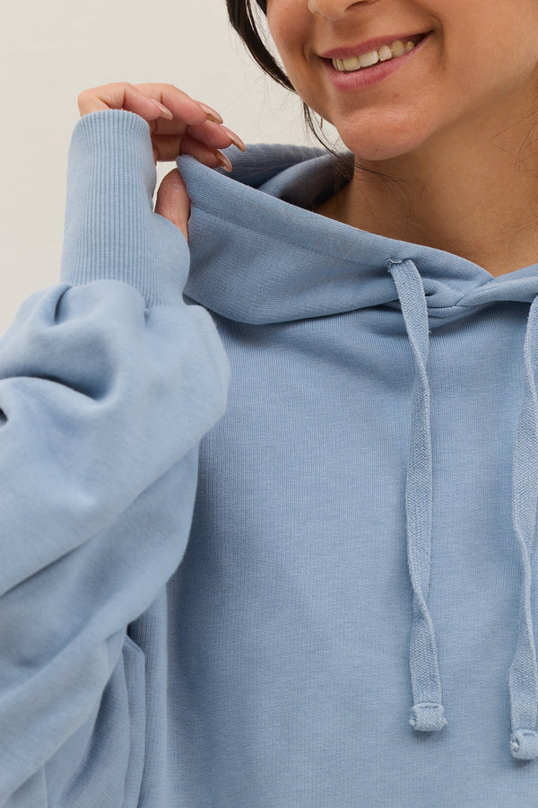THE VERSATILE HOODIE LIGHT BLUE