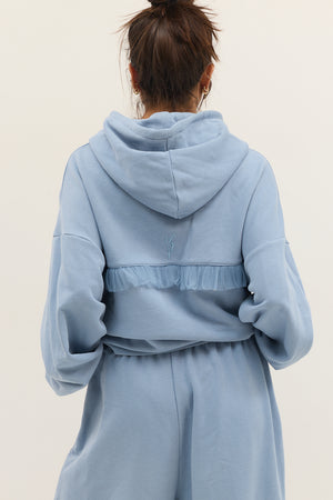 THE VERSATILE HOODIE LIGHT BLUE