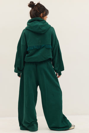 THE VERSATILE HOODIE GREEN