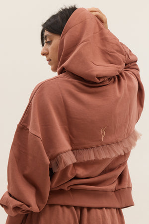 THE VERSATILE HOODIE HAMRA